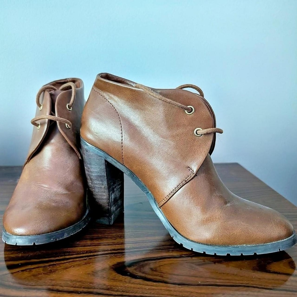 Expression Brown Heeled Lace-Up Boots